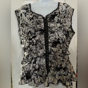 Beautiful women’s top Venezia Layne Bryant Black and white lace